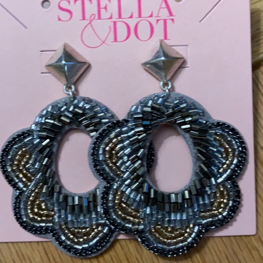 Stella & Dot | Black, Gray & Gold Hand Beaded Dove Statement Earrings - Picture 10 of 11